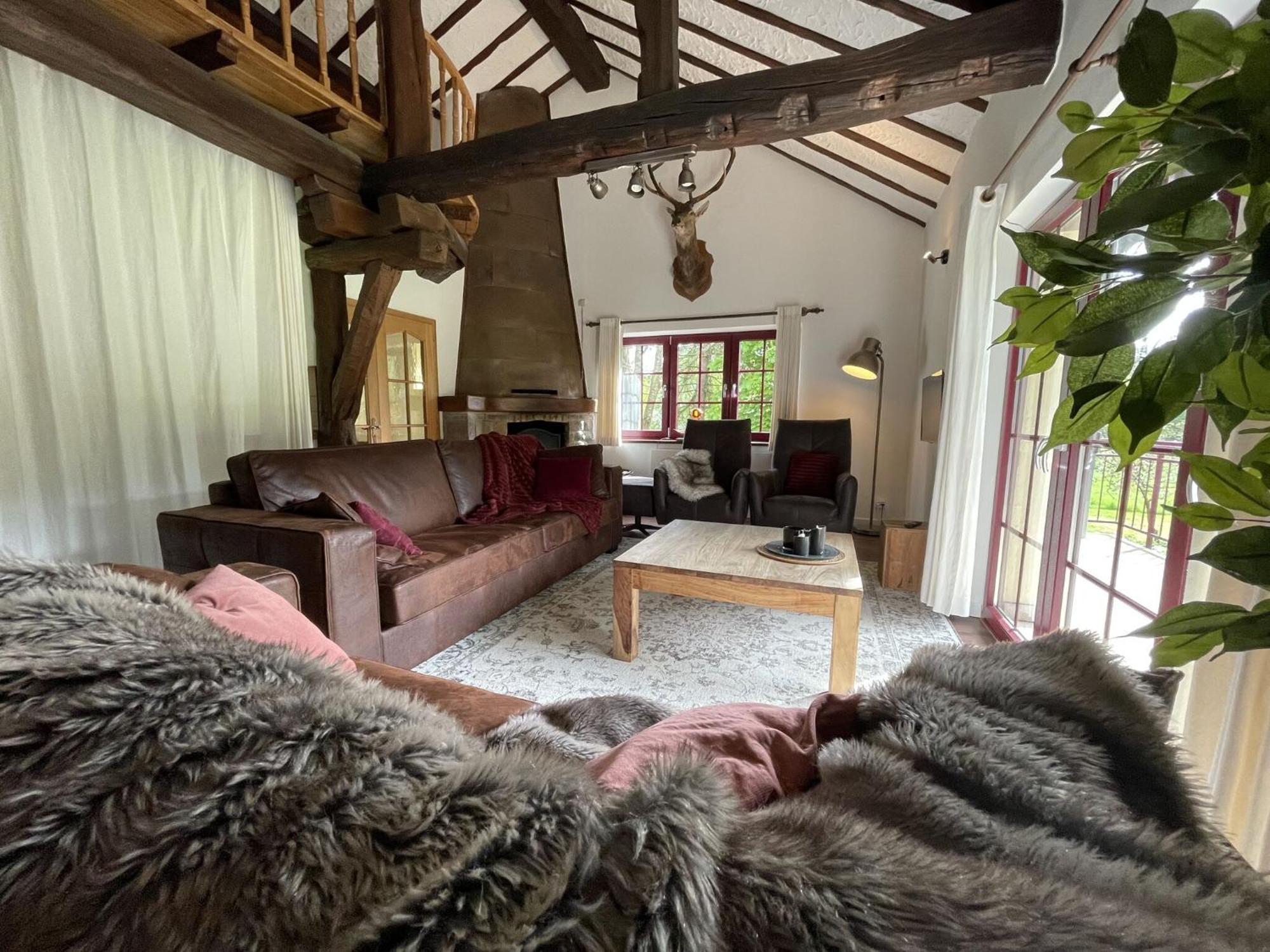 Ardennes Villa With Riverside Garden And Views Atzerath Exterior photo